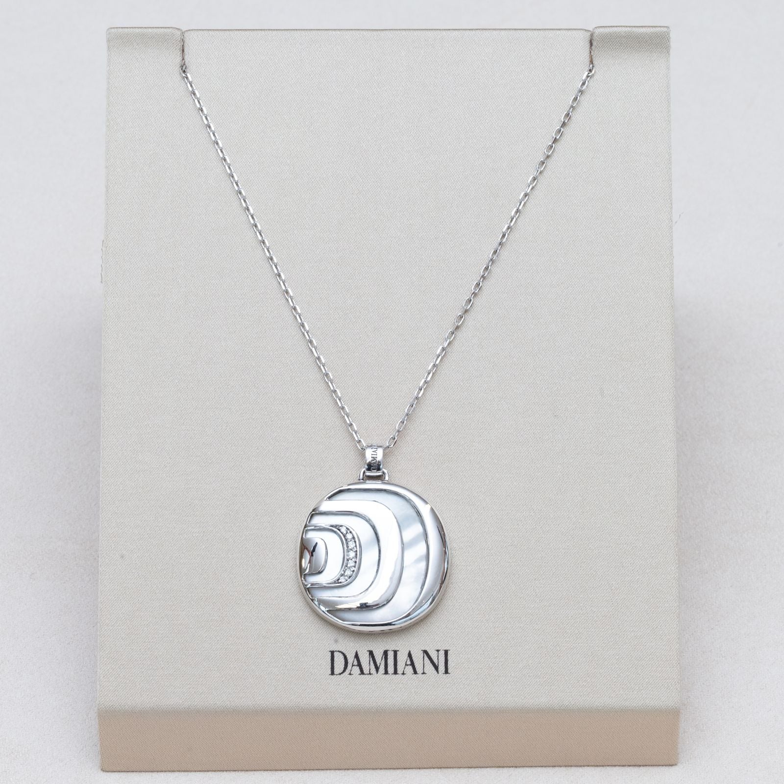 Collana Damiani in argento e madreperla con diamanti
